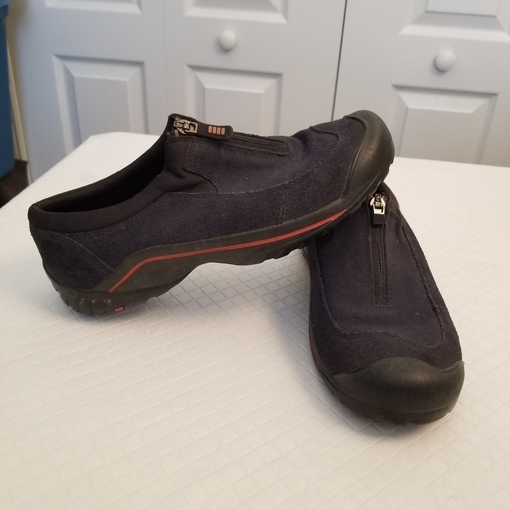 Lands End Women's Black Suede Slip-On Front Zip Comfort Shoes, Size 7.5 B - Picture 3 of 6